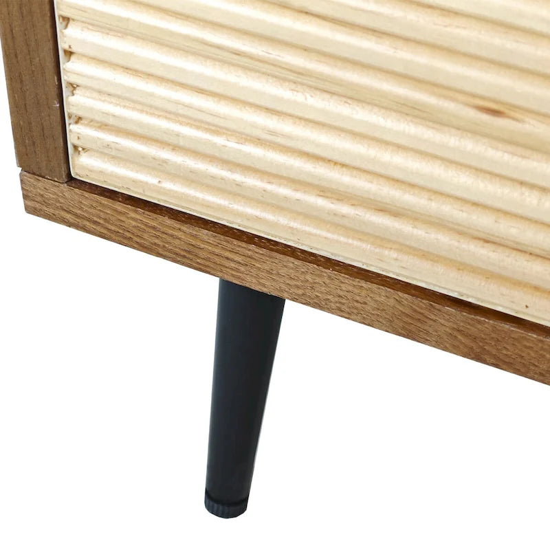 Mobiletto contenitore a 4 ante con pannelli in legno intagliato